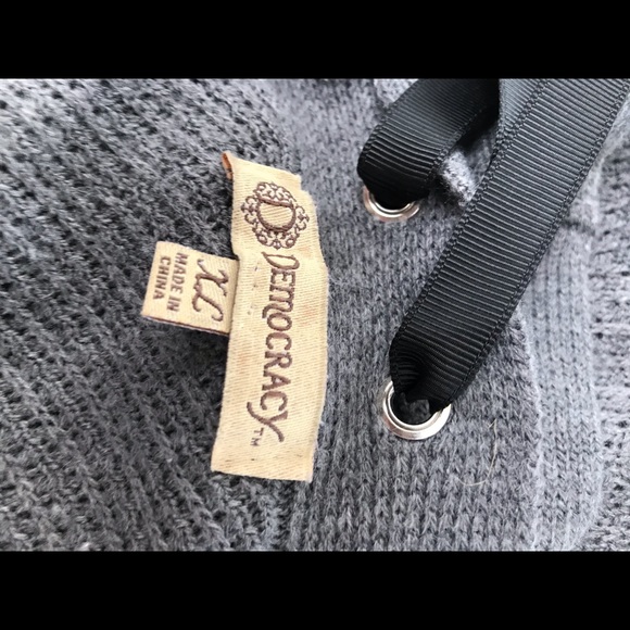 Democracy short sleeve gray sweater - Picture 5 of 5
